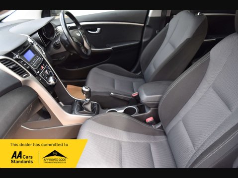 Hyundai i30 1.6 i30 SE Blue Drive CRDi 5dr 29