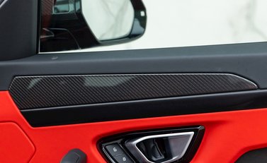 Lamborghini Urus 24