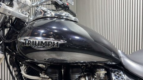 Triumph Bonneville 2013 ONLY 13K 1 OWNER LONG MOT MID-WEIGHT CRUISER BIKE 865CC 25