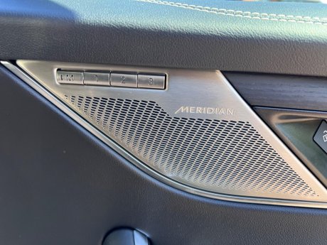 Jaguar F-Pace 2.0 D200 MHEV R-Dynamic HSE Black Auto AWD Euro 6 (s/s) 5dr 51