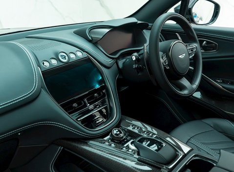 Aston Martin DBX 707 17