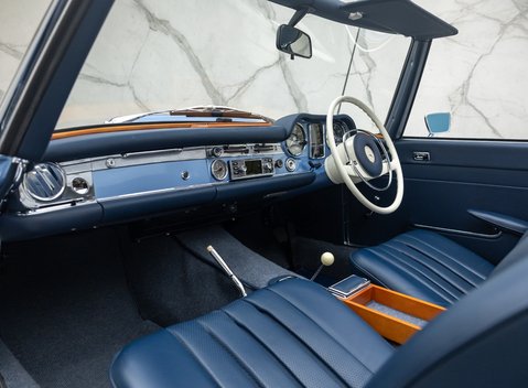Mercedes-Benz 280 SL W113 Pagoda 20