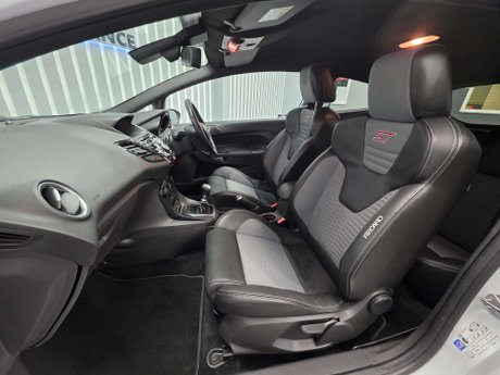 Ford Fiesta 1.6T EcoBoost ST-3 Hatchback 3dr Petrol Manual Euro 6 (182 ps) 9