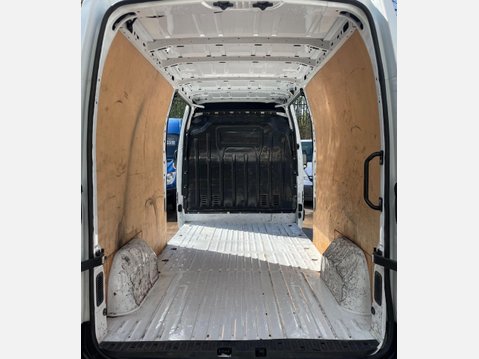 Renault Master 2.3 dCi 35 Business FWD LWB Medium Roof Euro 6 4dr 13