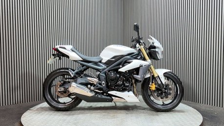 Triumph Street Triple 2013 ONLY 13K STUNNING EXAMPLE NEW MOT WARRANTY 1