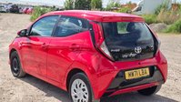 Toyota Aygo 1.0 VVT-i x-play Hatchback 5dr Petrol x-shift Euro 6 (Safety Sense) (71 ps) 30