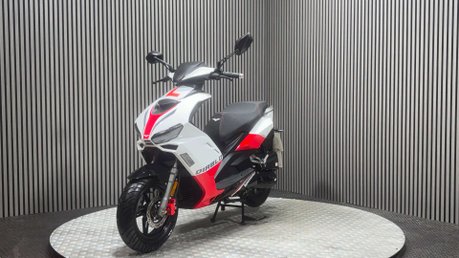 Lexmoto Diablo 2024 ONLY 800 MILES 50CC SCOOTER 1 OWNER LEARNER 6