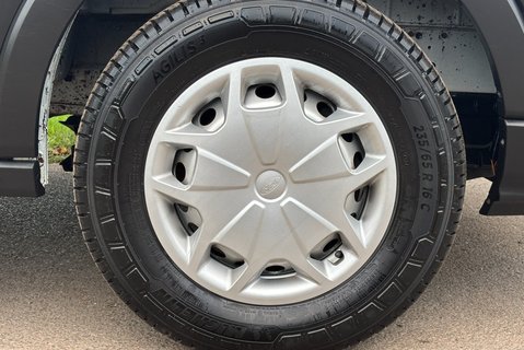 Ford Transit 350 L2 H3 130 ps Workshop Van with Air Con 32