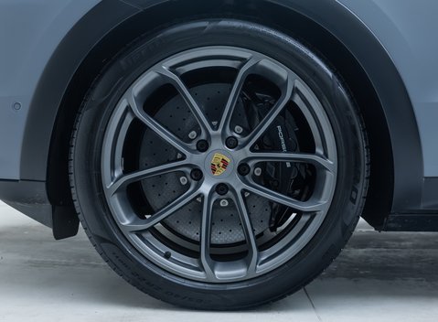 Porsche Cayenne TURBO E-HYBRID Coupe with GT Package 30