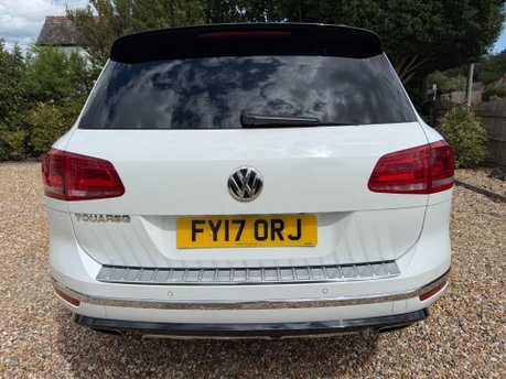 Volkswagen Touareg 3.0 TDI V6 BlueMotion Tech R-Line Tiptronic 4WD Euro 6 (s/s) 5dr 11