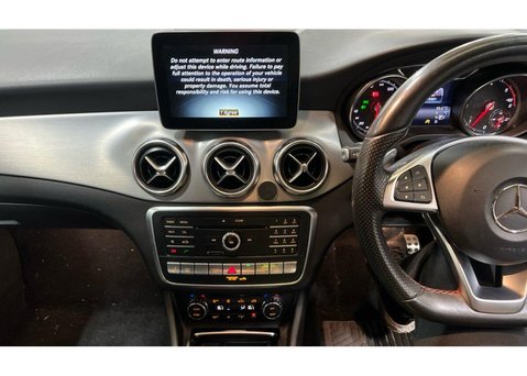 Mercedes-Benz GLA 2.1 GLA220d AMG Line (Premium) SUV 5dr Diesel 7G-DCT 4MATIC Euro 6 (s/s) (1 9