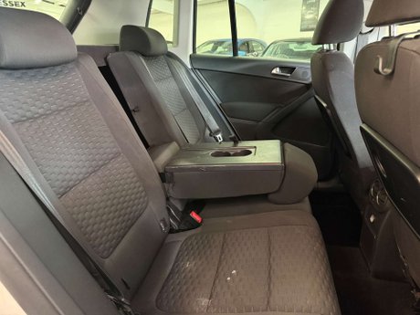 Volkswagen Tiguan 2.0 TDI Match SUV 5dr Diesel DSG 4WD Euro 5 (140 ps) 18