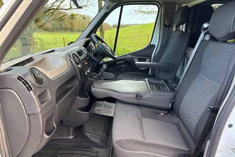 Vauxhall Movano F3500 125 ps Cdti Luton with Tail Lift & Air Con - Direct from MOD 15