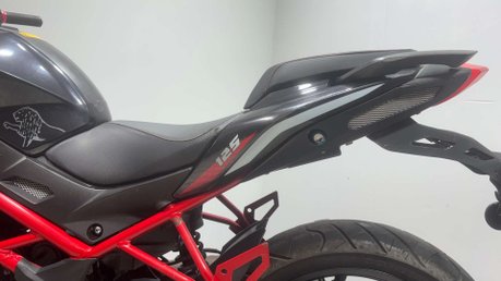 Benelli BN 2021 GOOD RUNNING PROJECT BIKE SPARES OR REPAIR 125CC 9