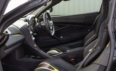 McLaren 720S Peformance 16