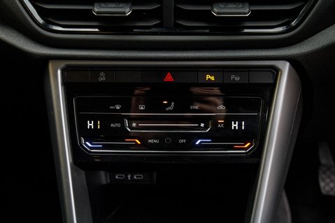 Volkswagen T-Roc LIFE TSI 34