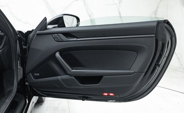 Porsche 911 Targa (992) 50 Years Porsche Design Edition 31