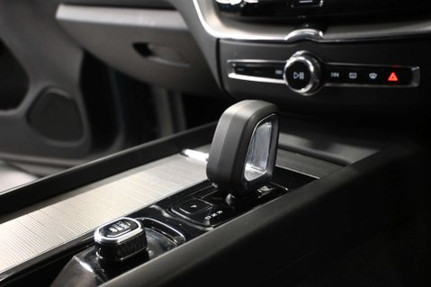 Volvo XC60 2.0 XC60 + B5 MHEV AWD Auto 4WD 5dr 35