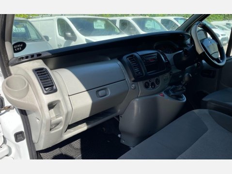 Renault Trafic 2.0 TD dCi SL27 Panel Van 4dr Diesel Manual L1 H1 (214 g/km, 115 bhp) 30