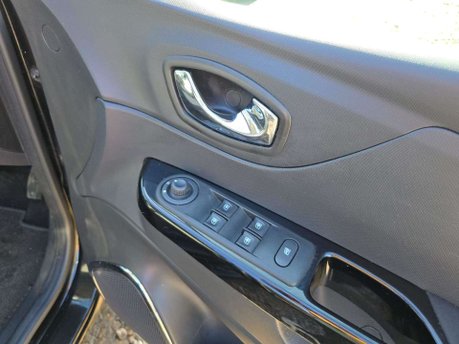 Renault Captur 1.5 dCi ENERGY Dynamique S Nav Euro 6 (s/s) 5dr 38