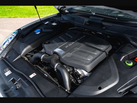 Porsche Cayenne 64