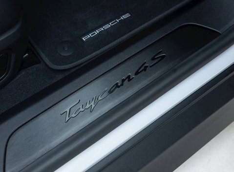Porsche Taycan 4S 22