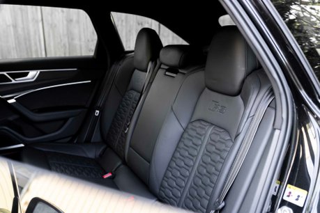 Audi RS6 Avant QUATTRO CARBON BLACK. VAT Q. WARRANTY. HEATED & COOLED SEATS. B & O. 10