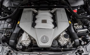 Mercedes-Benz CLK AMG Black Series 31