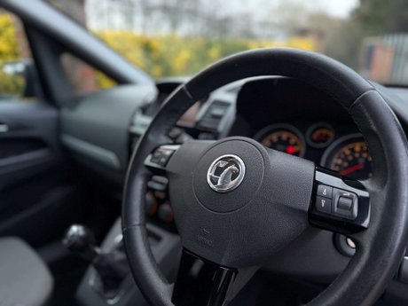 Vauxhall Zafira 1.8 Zafira Design Nav 5dr 31