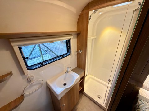 Bailey Pegasus Brindisi GT70 27