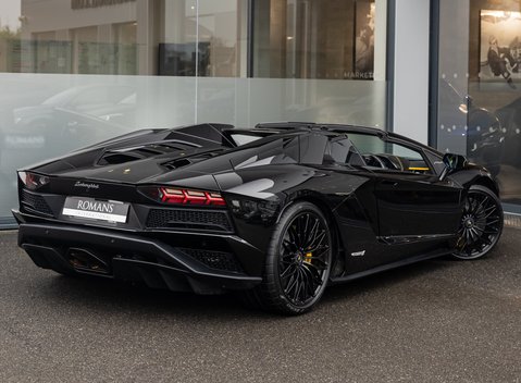 Lamborghini Aventador S LP 740-4 ROADSTER 4