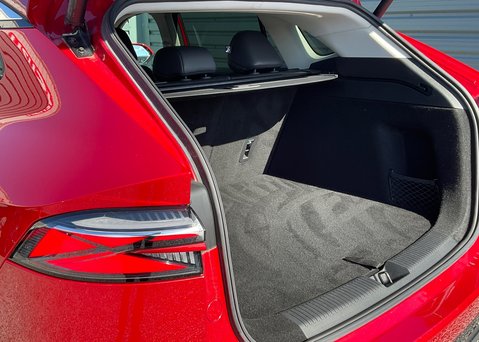 MG HS 1.5 T-GDI TROPHY 10