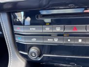 Jaguar F-Pace 3.0 D300 V6 S Auto AWD Euro 6 (s/s) 5dr 61