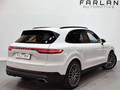 Porsche Cayenne 3.0 V6 E-Hybrid 14kWh SUV 5dr Petrol Plug-in Hybrid TiptronicS 4WD Euro 6 ( 4