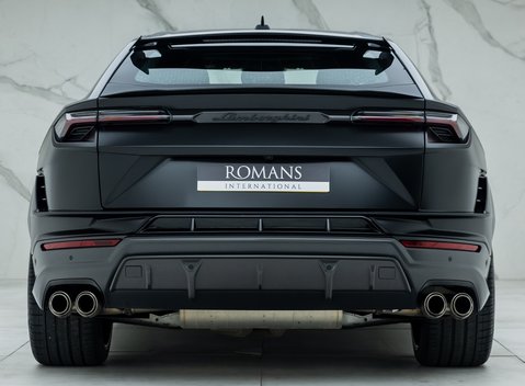 Lamborghini Urus Performante 5