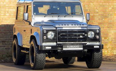 Land Rover Defender 90 XS 1