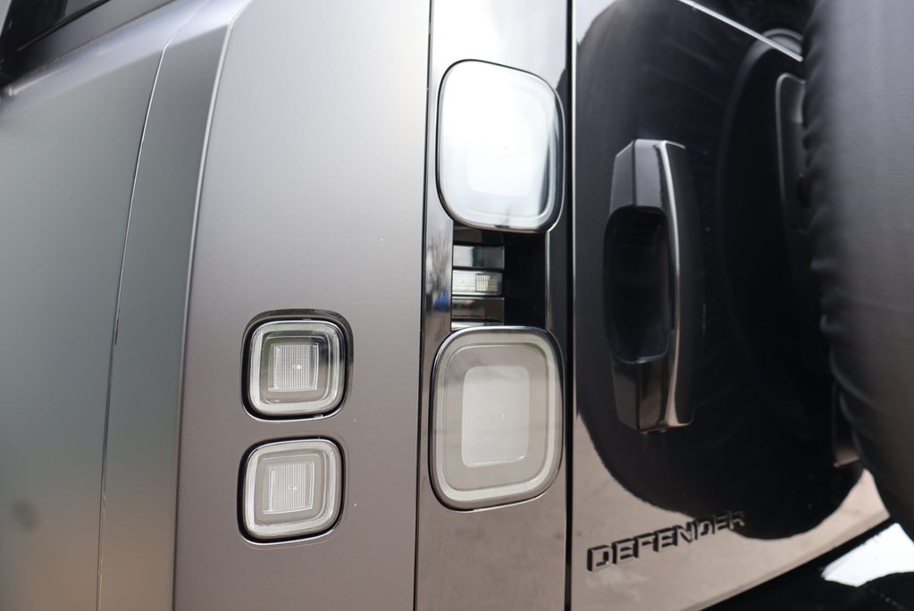 Land Rover Defender 110 2026 HARD TOP D250 X-DYNAMIC  PPF WORLD TOUR REAR SEATS HUGE SPEND  28