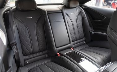 Mercedes-Benz S Class S65 Coupe 13