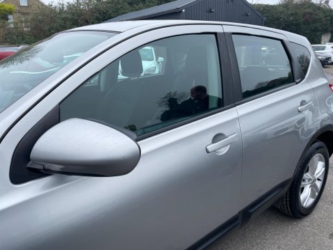 Nissan Qashqai 1.6 Acenta 2WD Euro 5 (s/s) 5dr 14