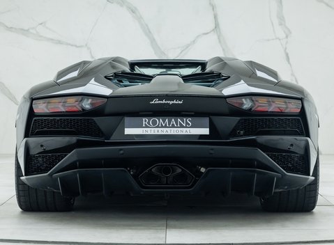 Lamborghini Aventador S LP 740-4 Roadster 8