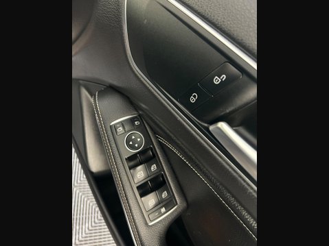 Mercedes-Benz GLA 1.6 GLA180 Urban Edition Euro 6 (s/s) 5dr 11