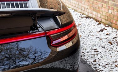 Porsche 911 Targa 4 GTS (991.2) 13