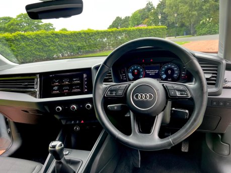Audi A1 SPORTBACK TFSI TECHNIK 22