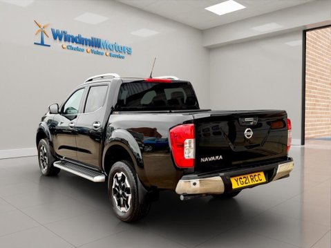 Nissan Navara 2.3 dCi Tekna Auto 4WD Euro 6 4dr 8