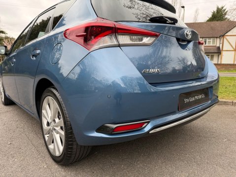 Toyota Auris 1.2 VVT-i Excel CVT Euro 6 (s/s) 5dr (Safety Sense) 28
