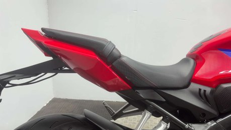 Honda CBR 2024 74 PLATE E-CLUTCH ONLY 240 MILES MOT AUTO 650CC SPORTS BIKE 49