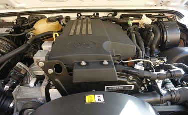 Land Rover Defender 90 Bowler Edition 5