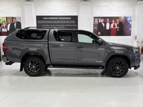 Toyota Hilux INVINCIBLE X 4WD 48V MHEV AUTO 4