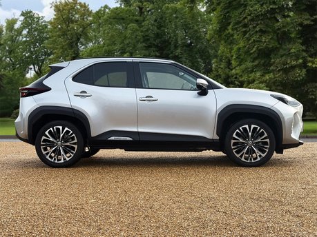 Toyota Yaris Cross EXCEL 4