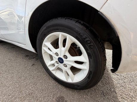 Ford Fiesta ZETEC WHITE EDITION SPRING 11
